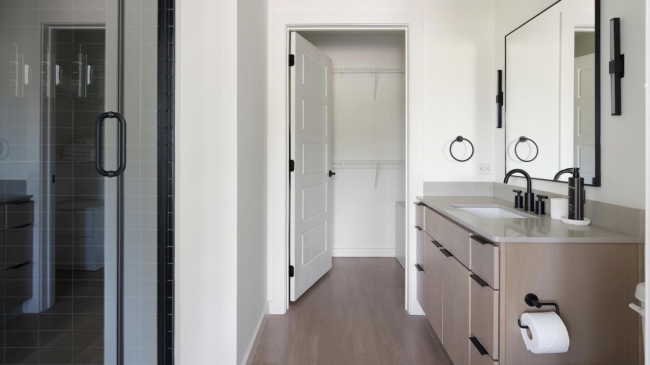 Photo of Bathroom in Eighth Avenue