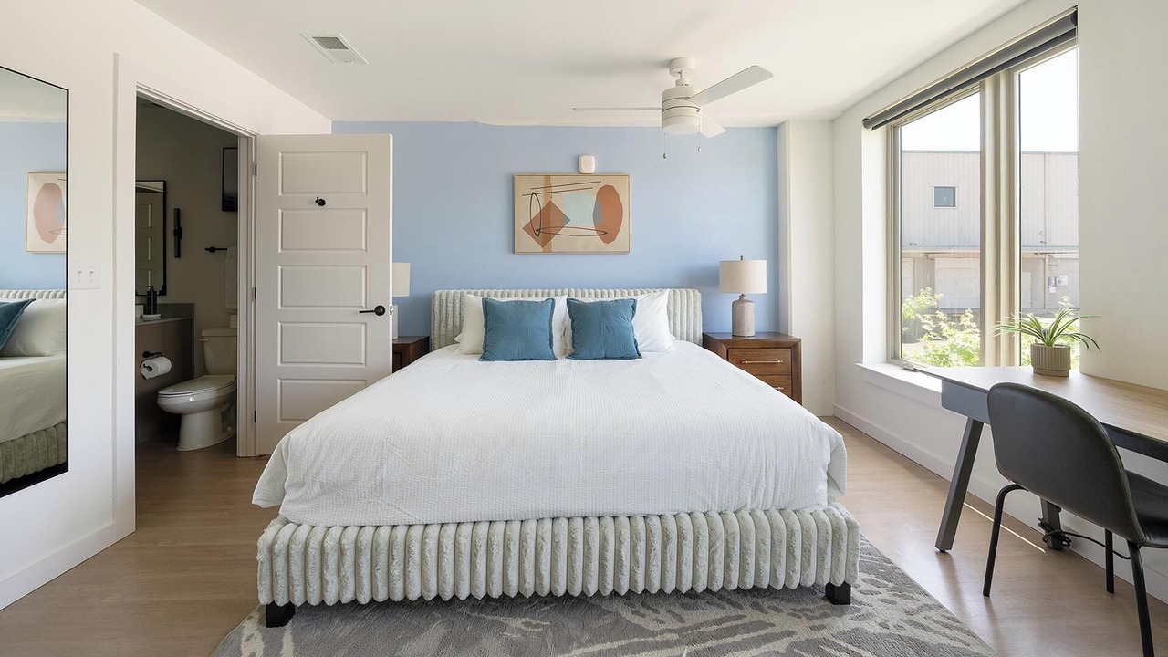 Photo of Bedroom in Eighth Avenue