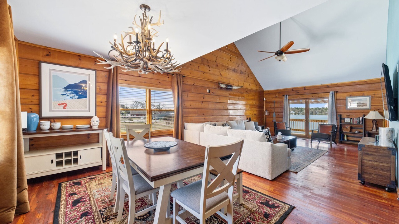Photo of Livingroom in Southmont