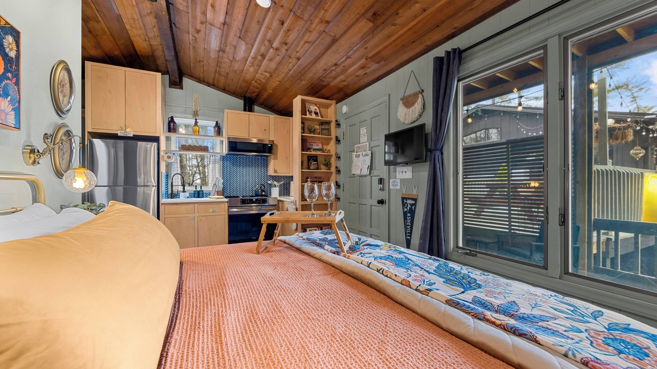 Photo of Bedroom in Weaverville