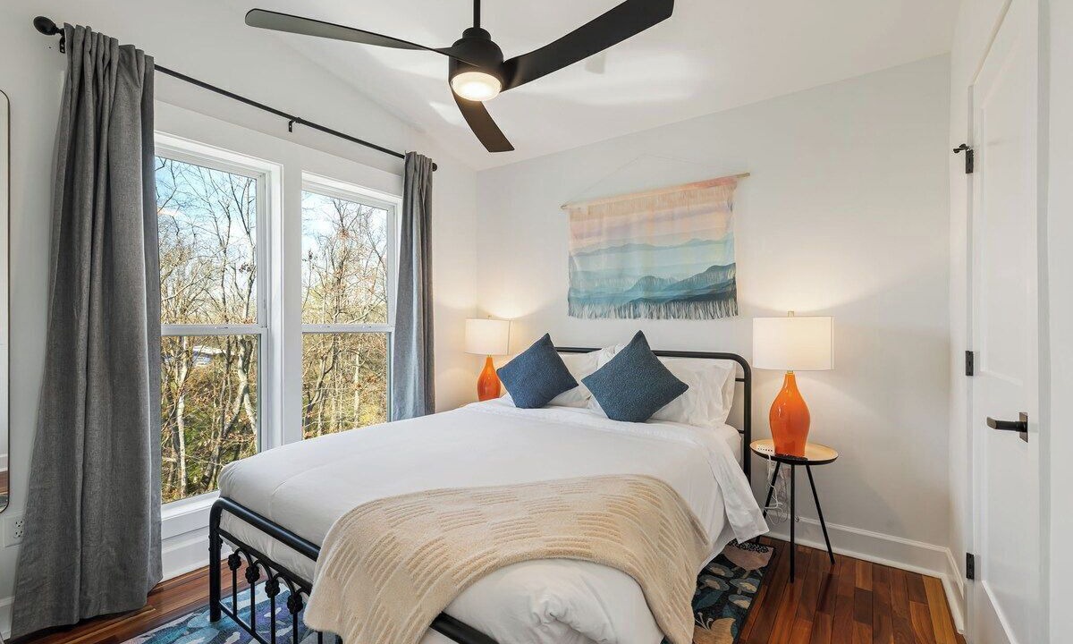 Photo of Bedroom in Woodfin