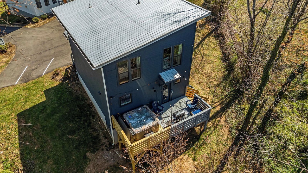 Photo of Outdoor in Woodfin