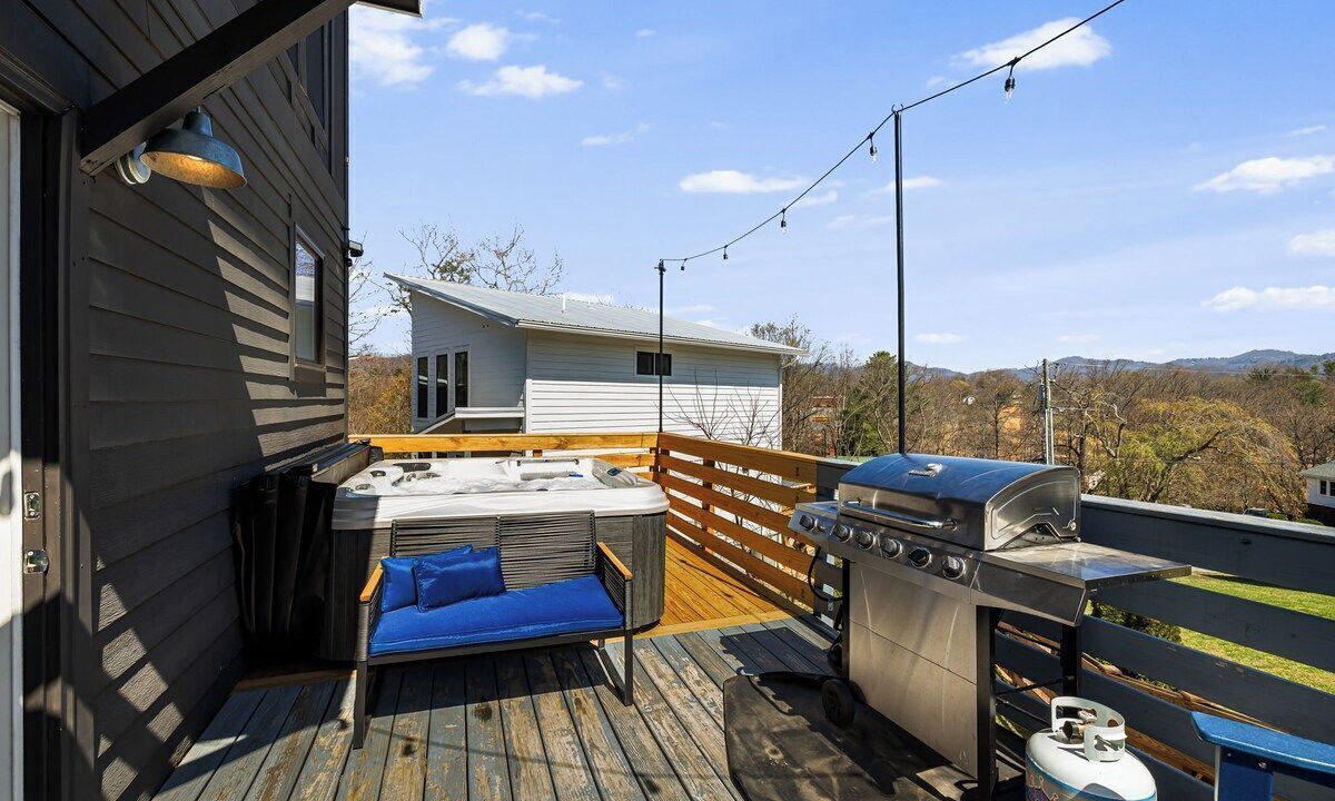 Photo of Outdoor in Woodfin