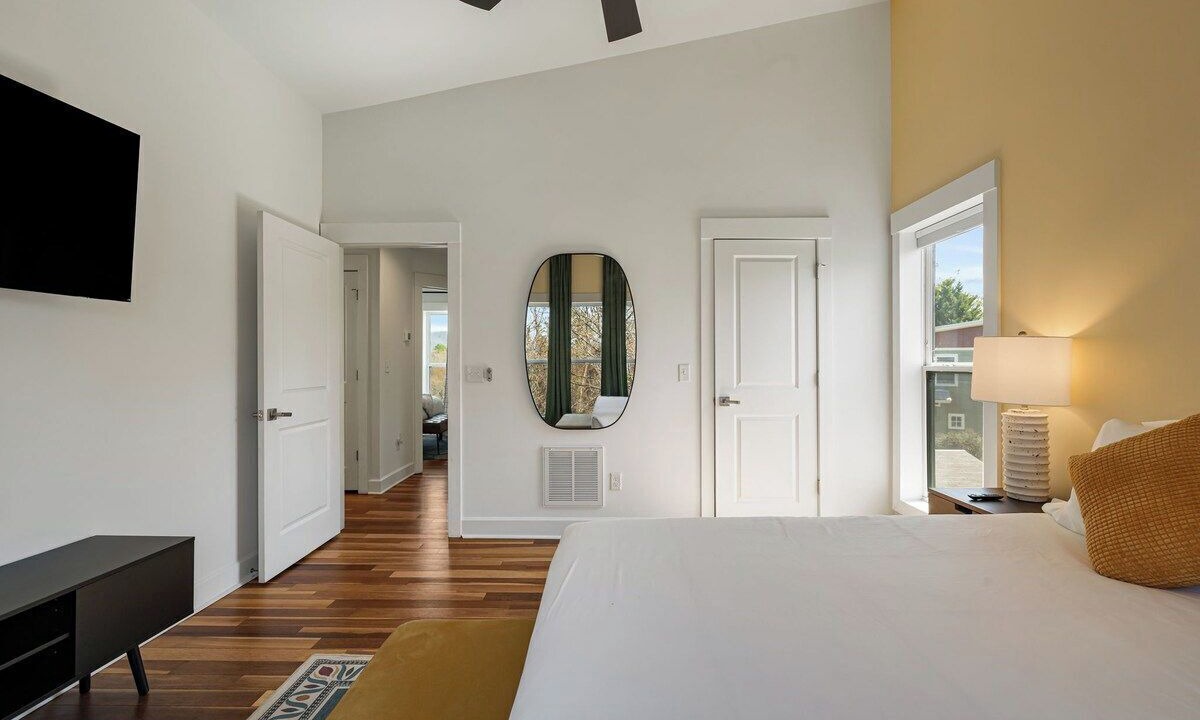 Photo of Bedroom in Woodfin