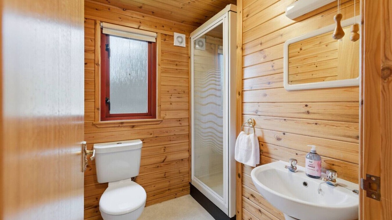 Photo of Bathroom in Murthly