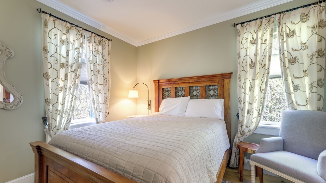 Photo of Bedroom in Craven County