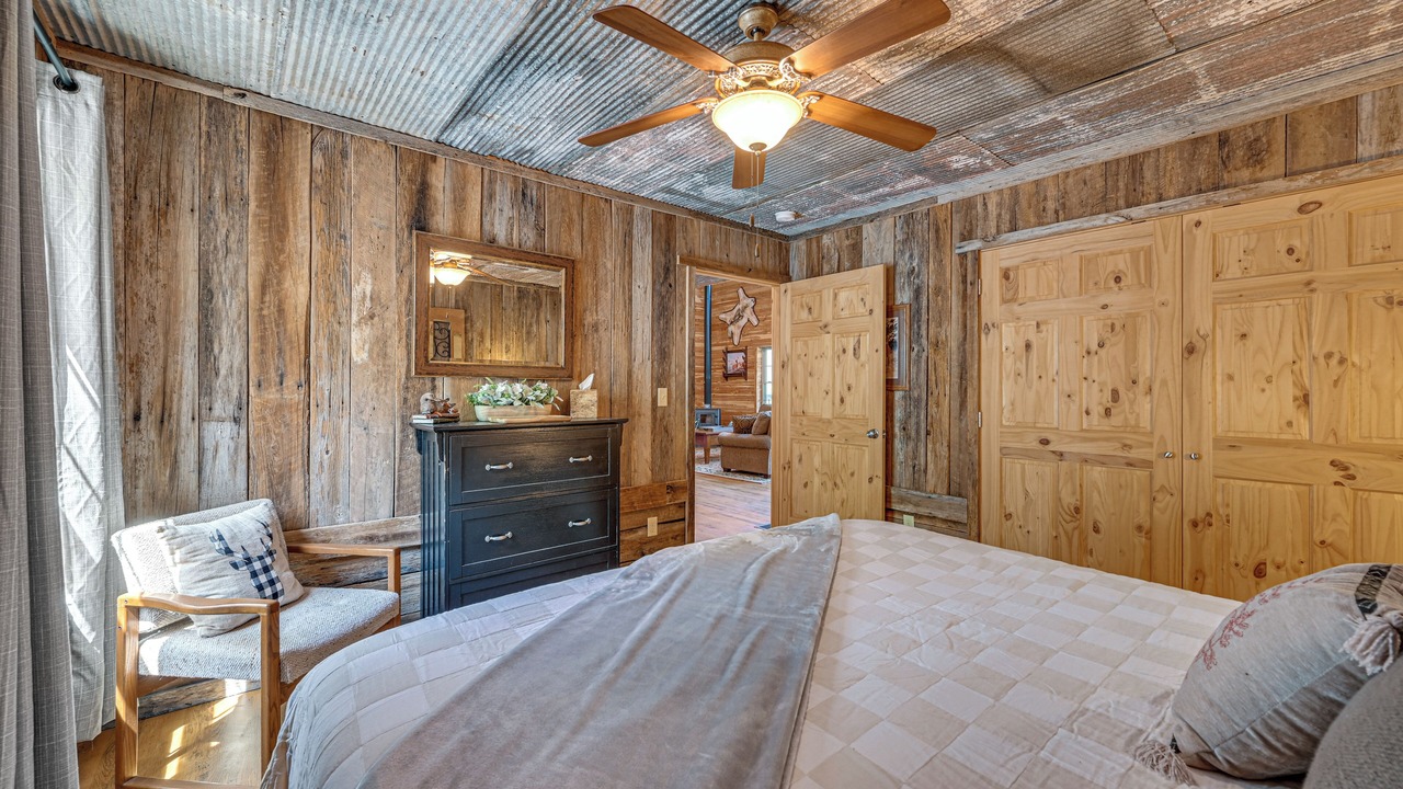 Photo of Bedroom in Cub Run