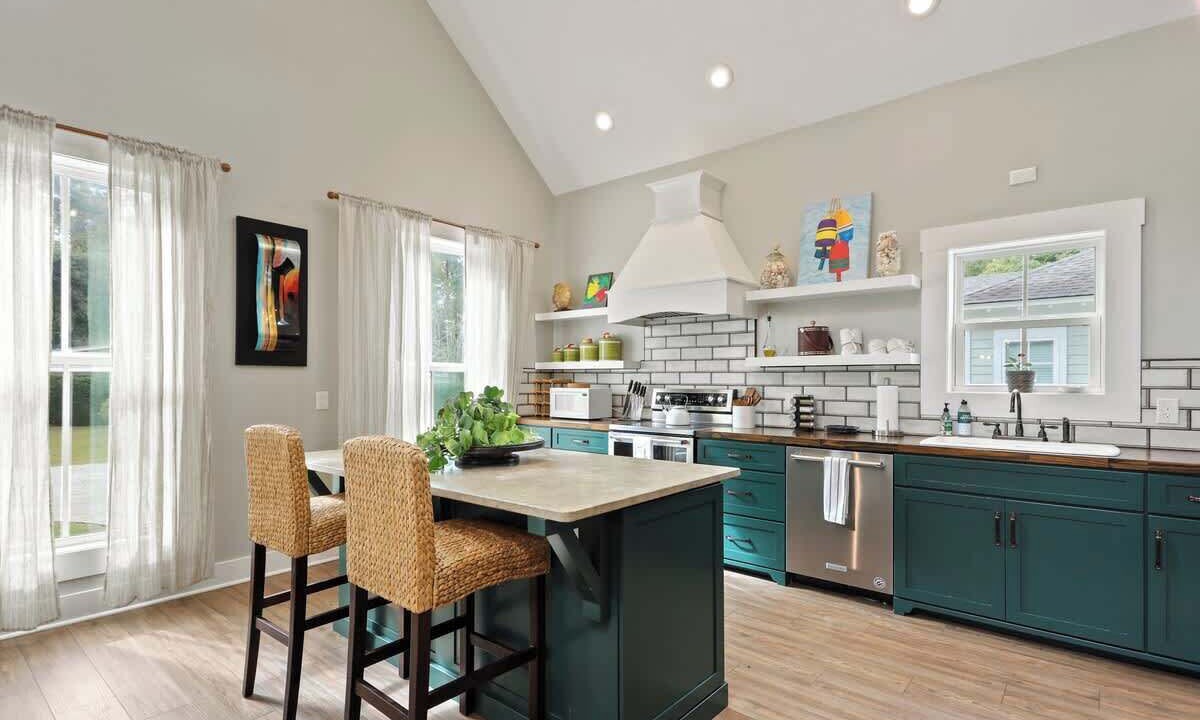 Photo of Kitchen in Isle of Hope Historic District