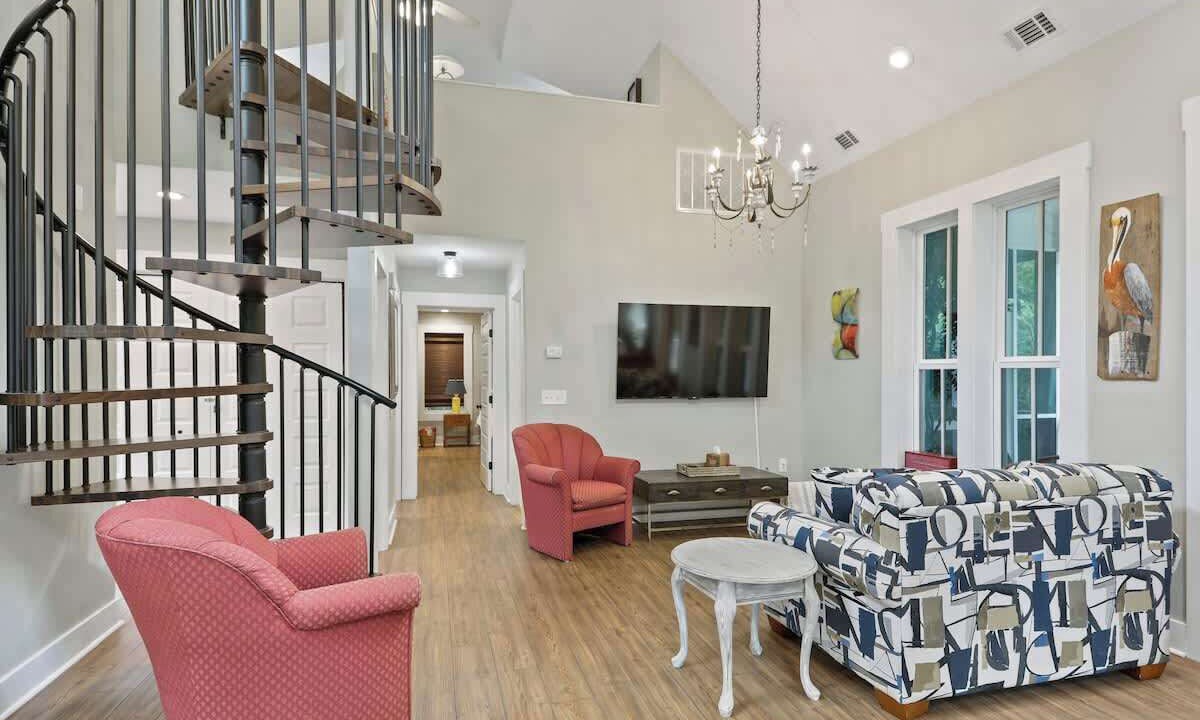 Photo of Livingroom in Isle of Hope Historic District