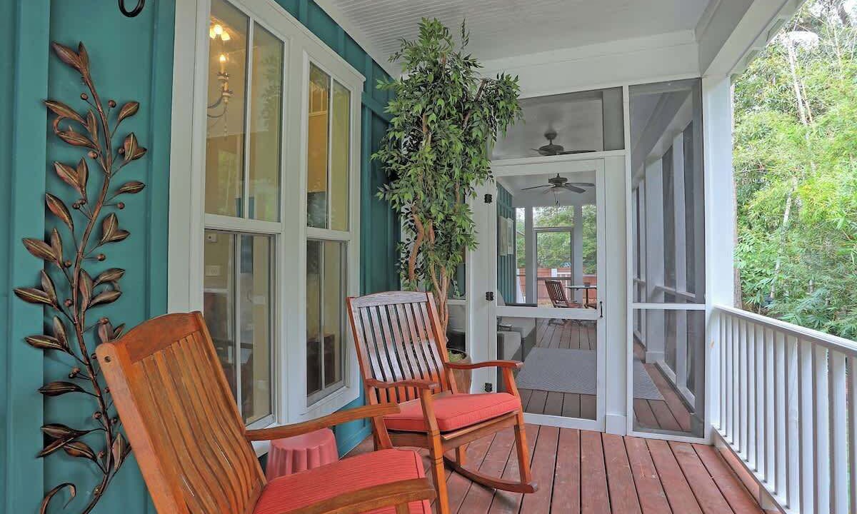 Photo of Patio Balcony in Isle of Hope Historic District