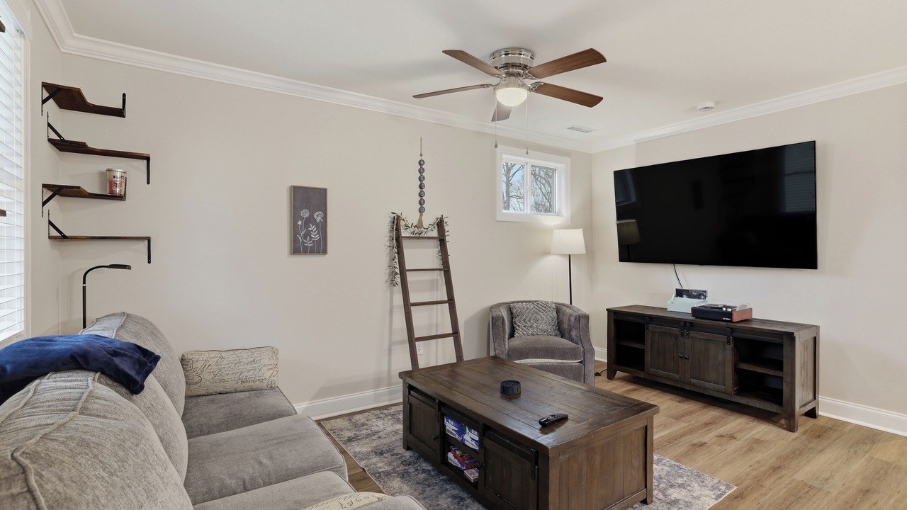 Photo of Livingroom in Newton