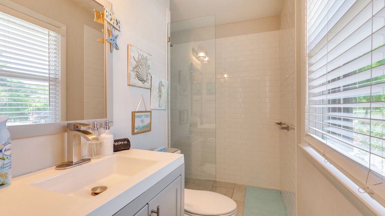 Photo of Bathroom in Myrtle Grove