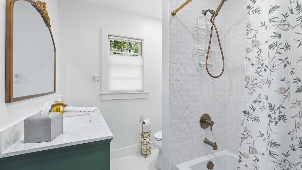 Photo of Bathroom in Eden