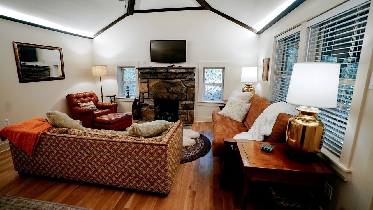 Photo of Livingroom in Weaverville