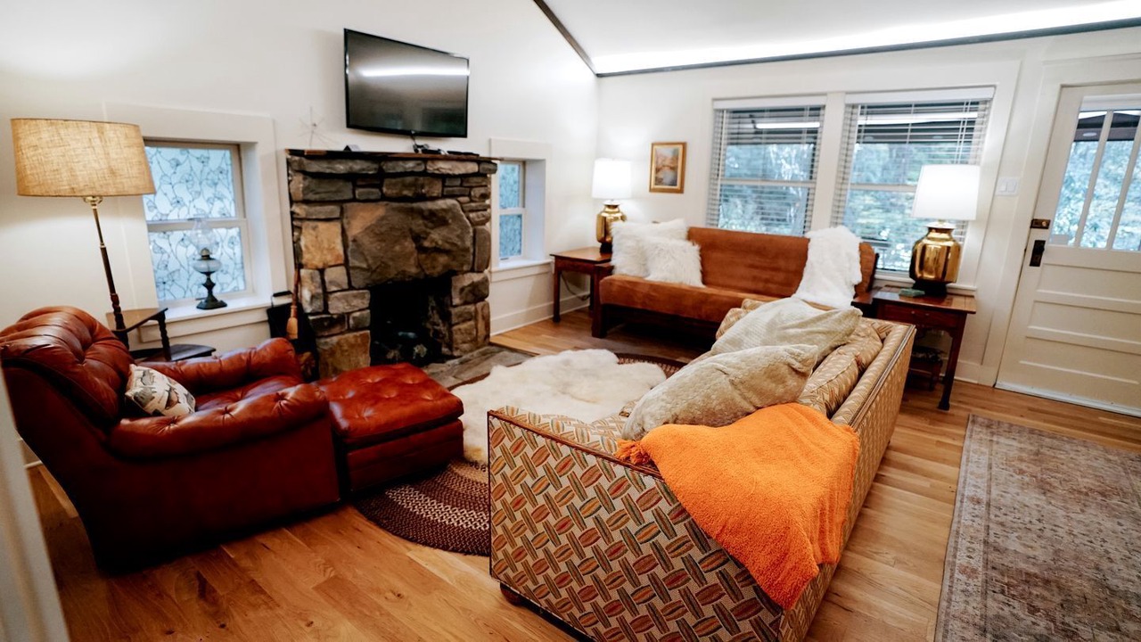 Photo of Livingroom in Weaverville