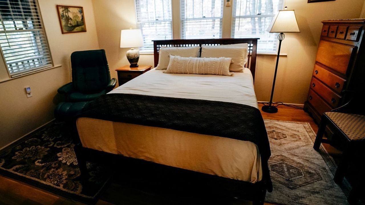Photo of Bedroom in Weaverville