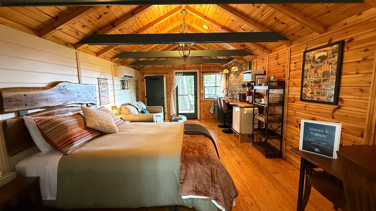 Photo of Bedroom in Laurel Ridge