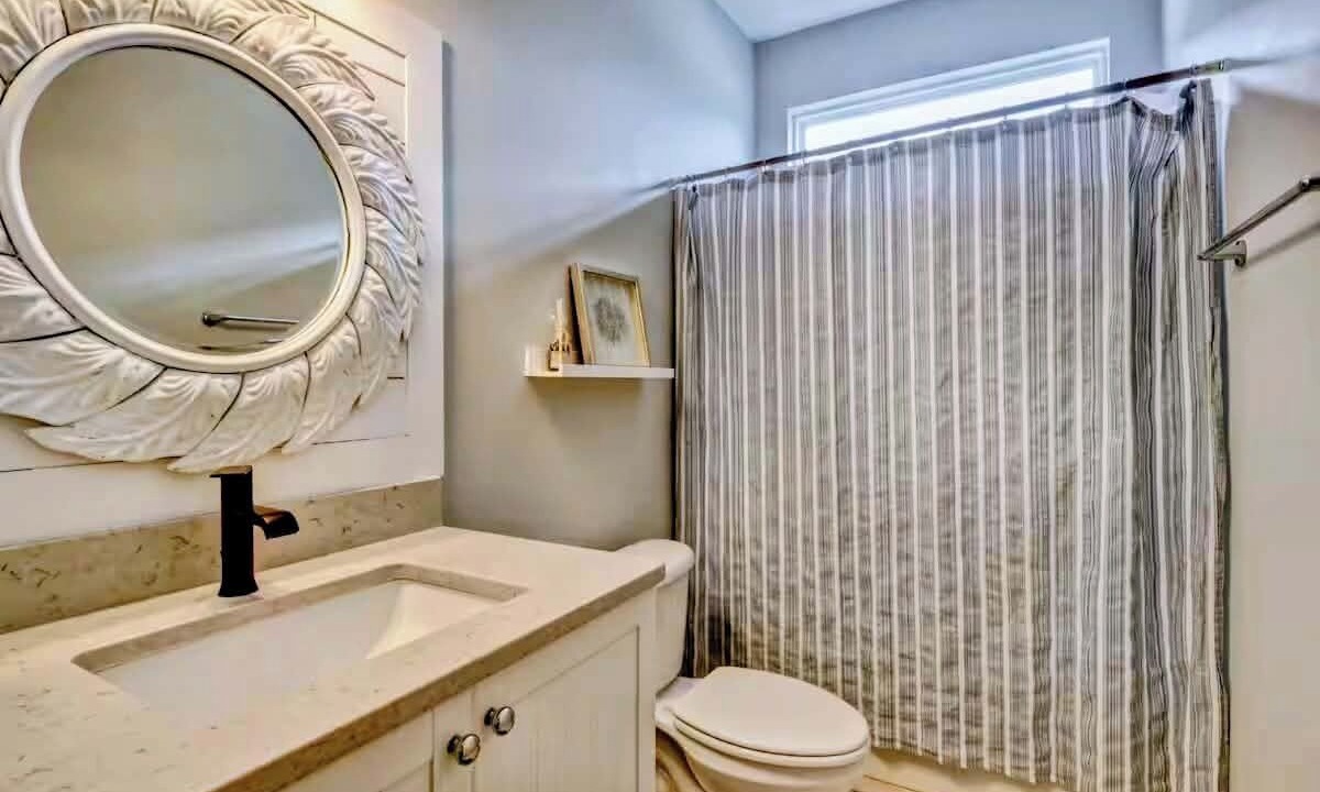 Photo of Bathroom in Wrightsville Beach