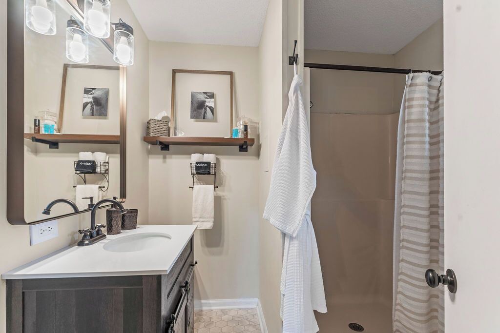 Photo of Bathroom in Peach Orchard