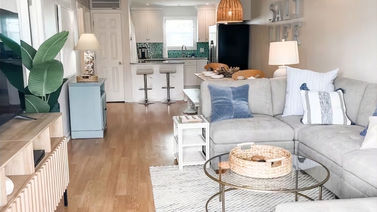 Photo of Livingroom in Wilmington Beach