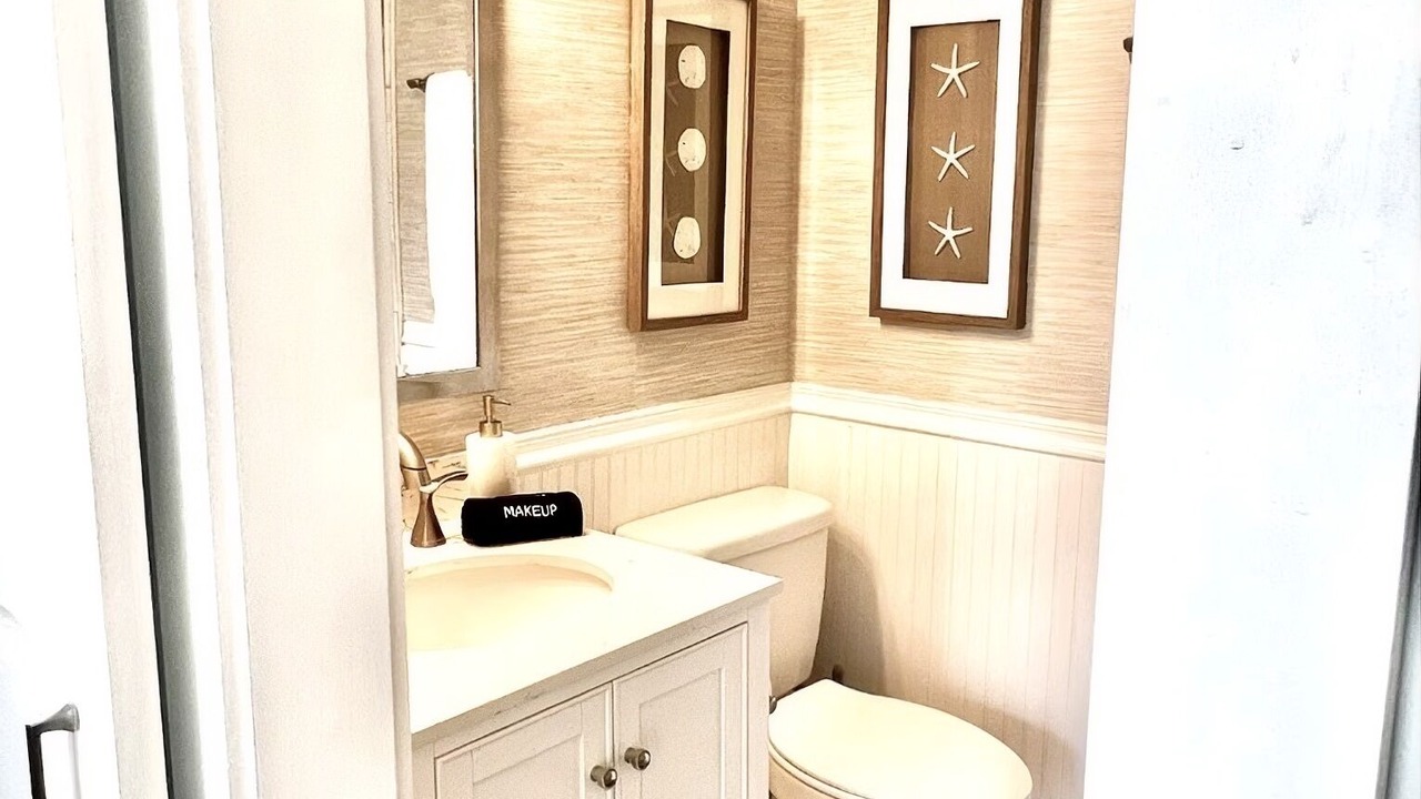 Photo of Bathroom in Wilmington Beach