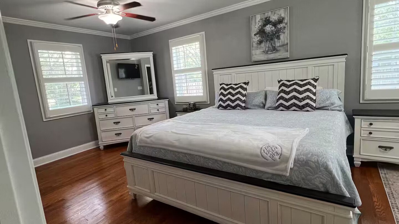 Photo of Bedroom in Guntersville