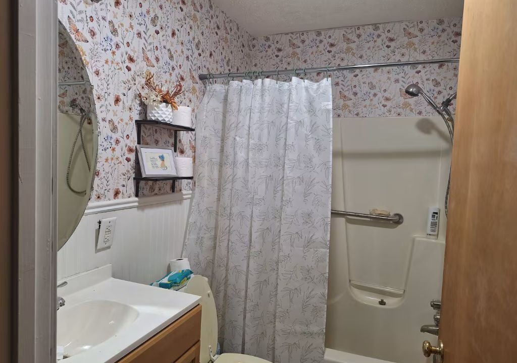 Photo of Bathroom in Lynn