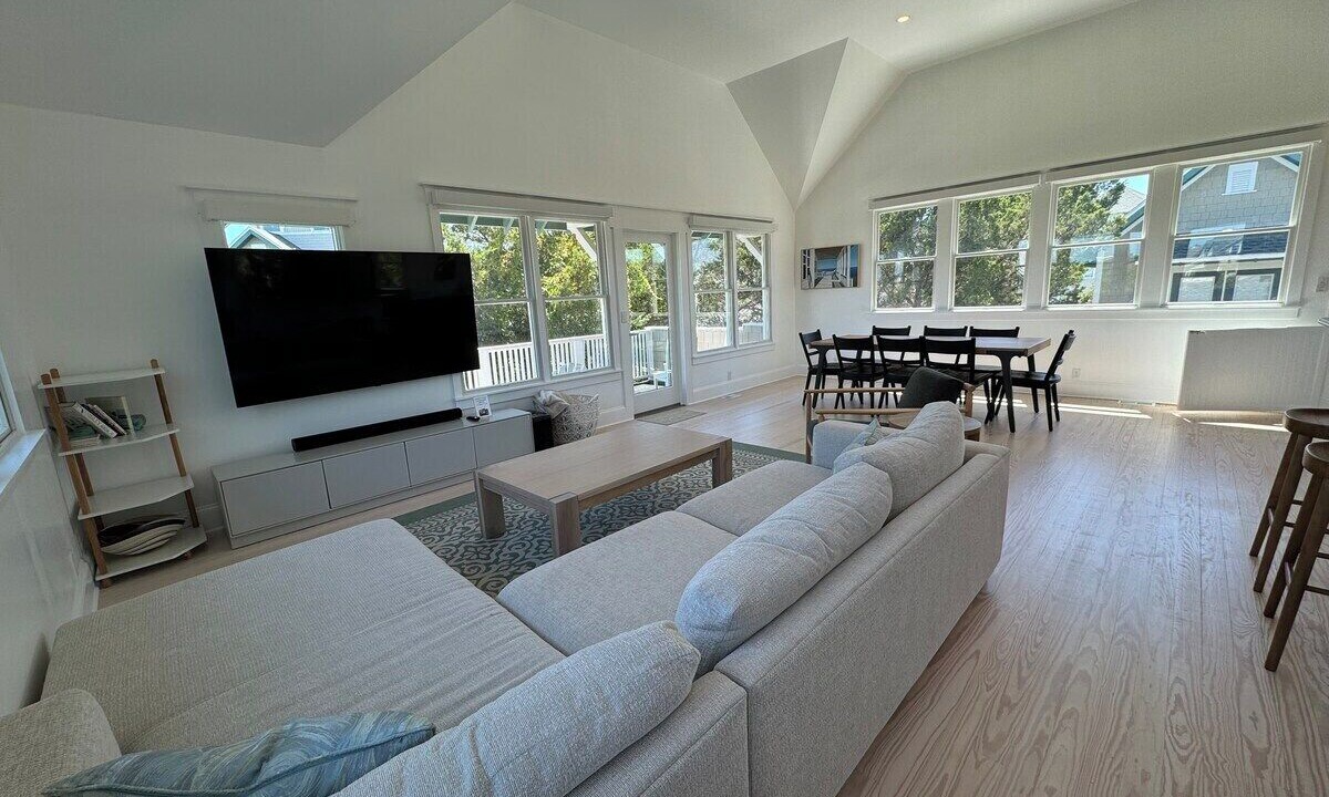 Photo of Livingroom in Flora's Bluff