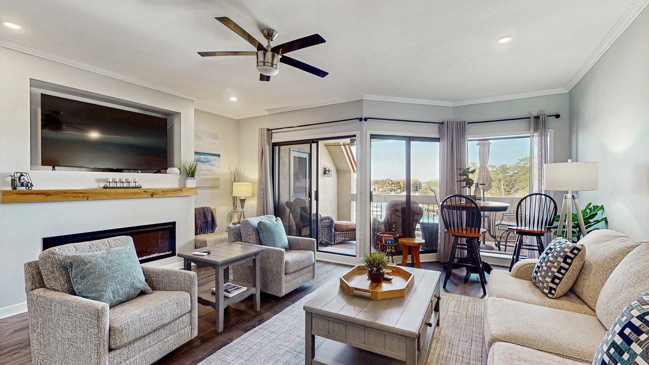 Photo of Livingroom in Shelter Cove