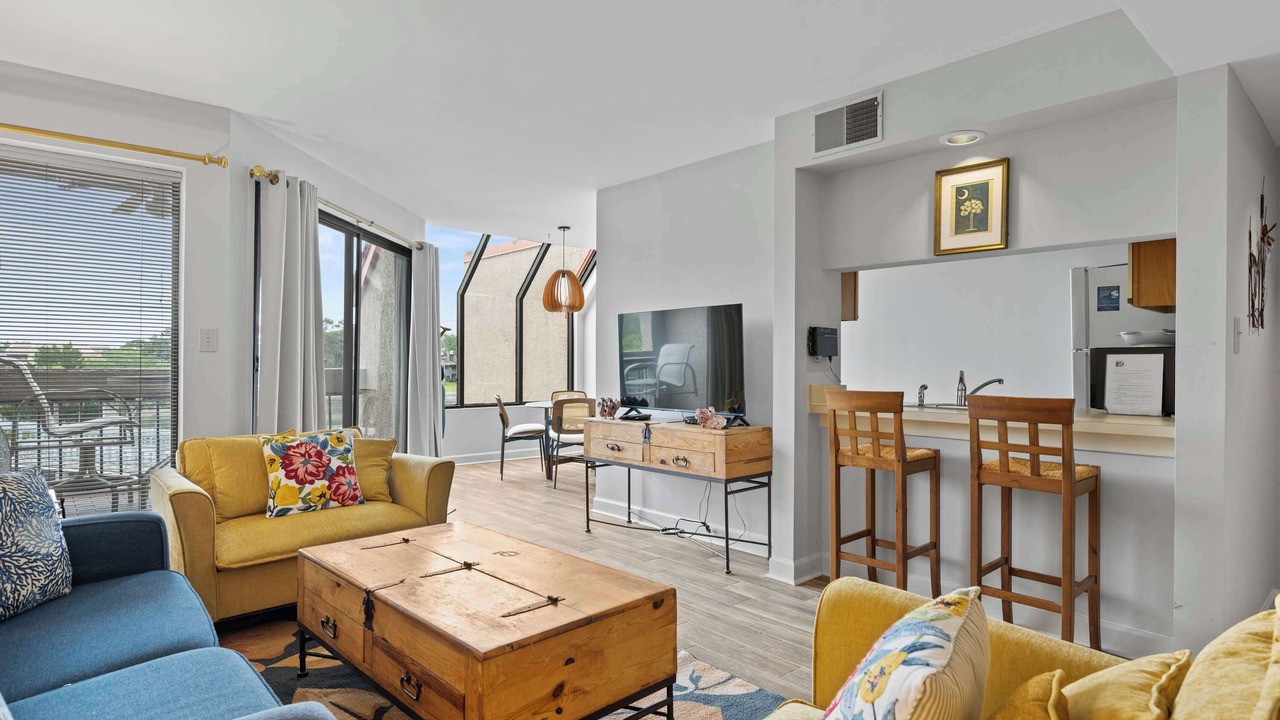 Photo of Livingroom in Shelter Cove
