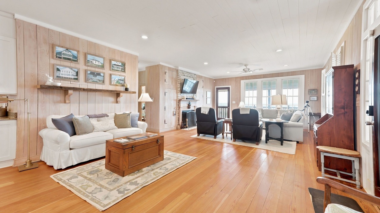 Photo of Livingroom in Pawleys Island