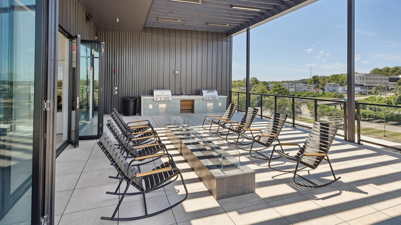 Photo of Patio Balcony in Eighth Avenue