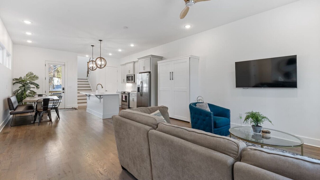 Photo of Livingroom in Talbot's Corner