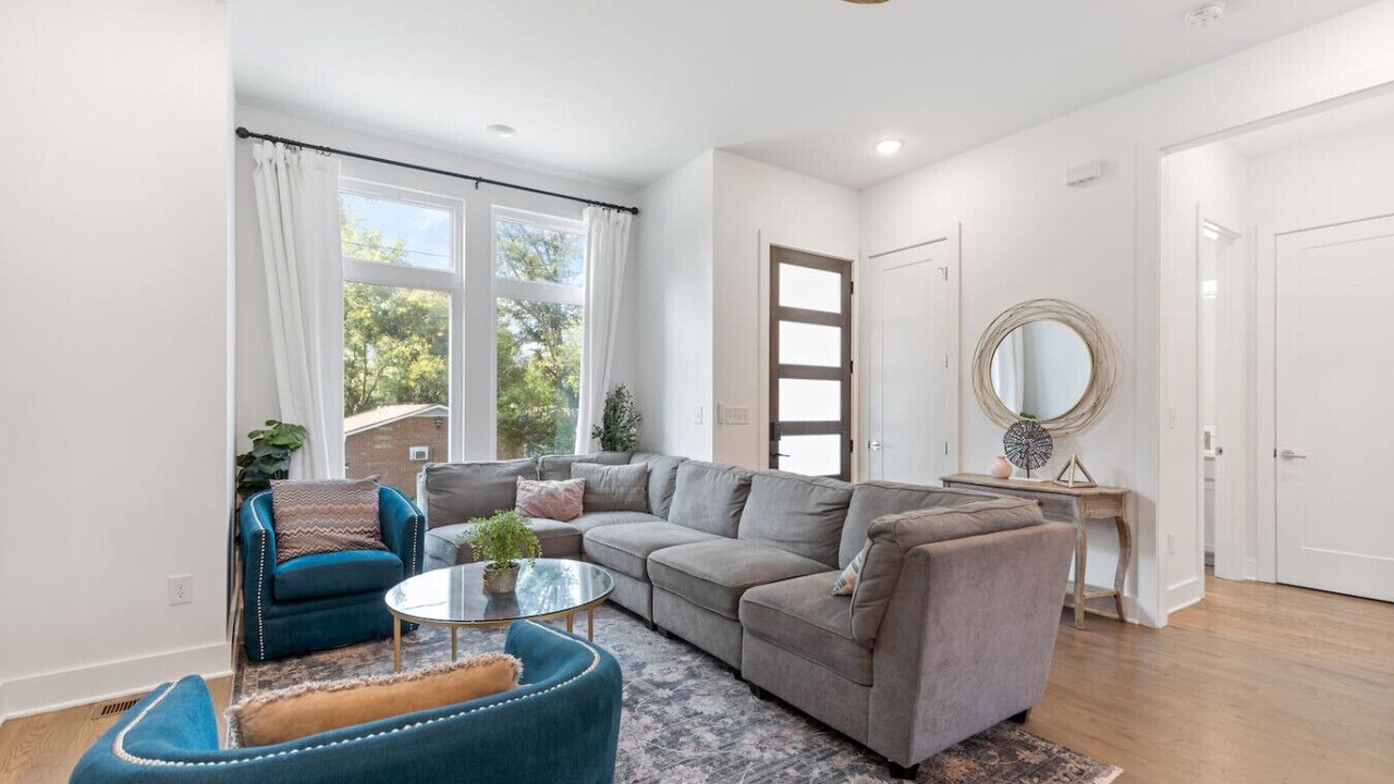 Photo of Livingroom in Talbot's Corner