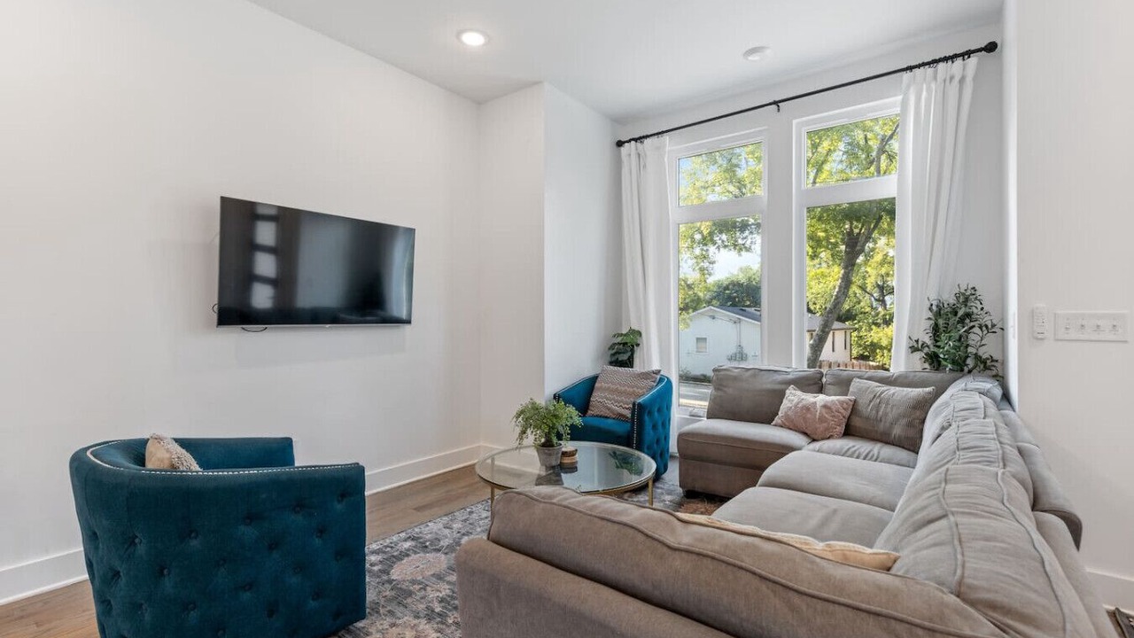 Photo of Livingroom in Talbot's Corner