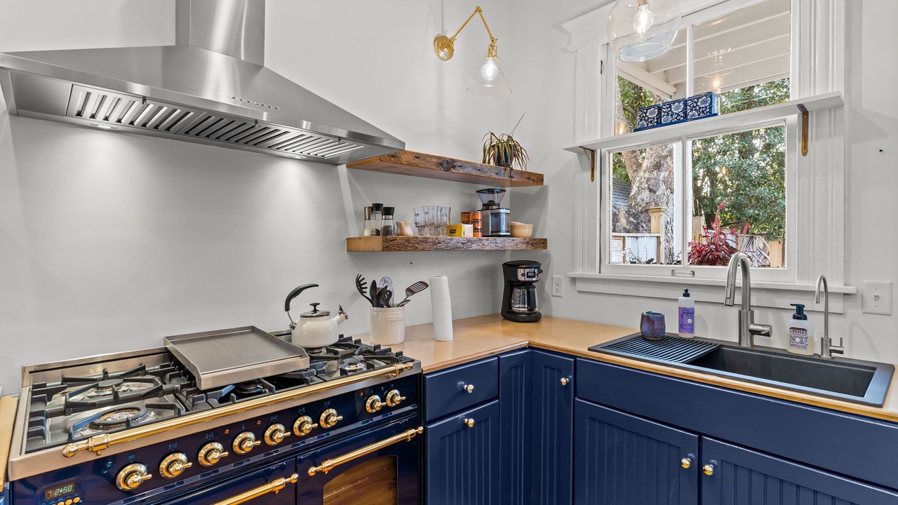 Photo of Kitchen in Wilmington Historic District