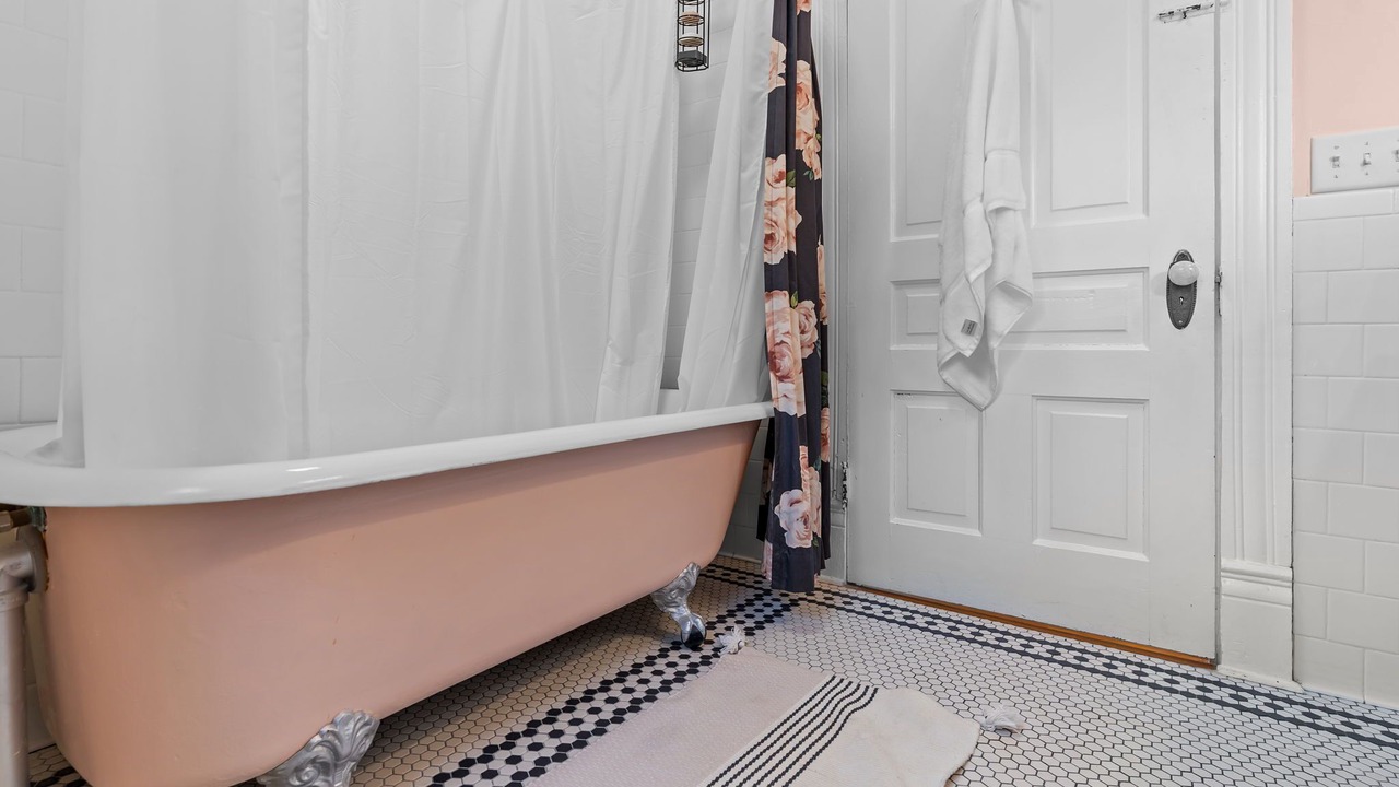 Photo of Bathroom in Wilmington Historic District