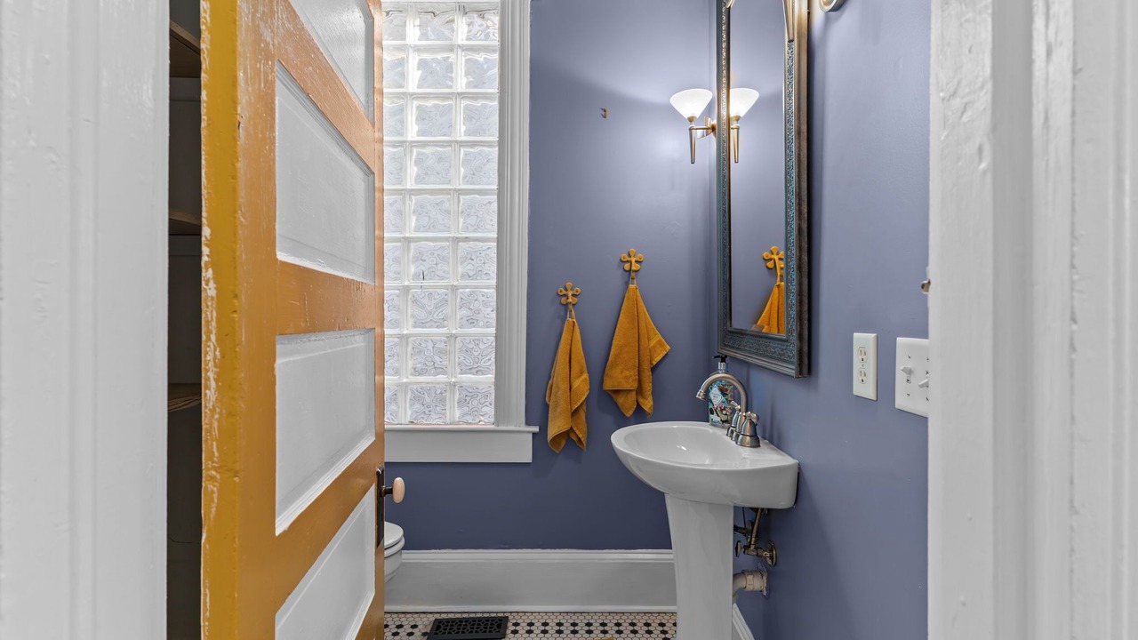 Photo of Bathroom in Wilmington Historic District