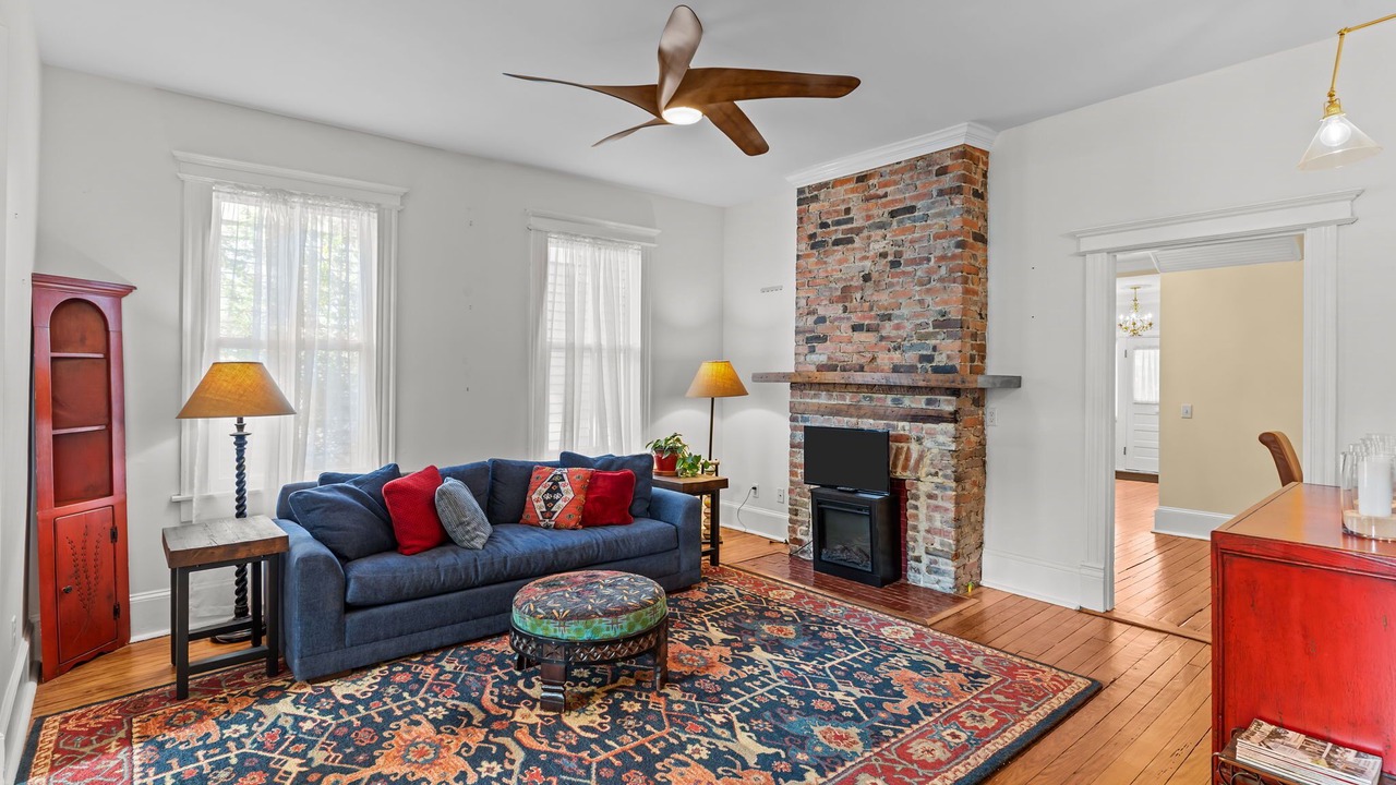Photo of Livingroom in Wilmington Historic District