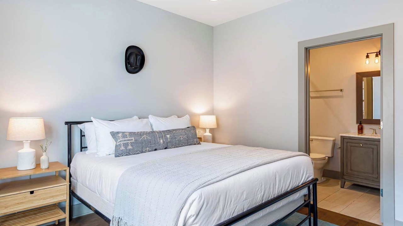 Photo of Bedroom in Historic Waverly