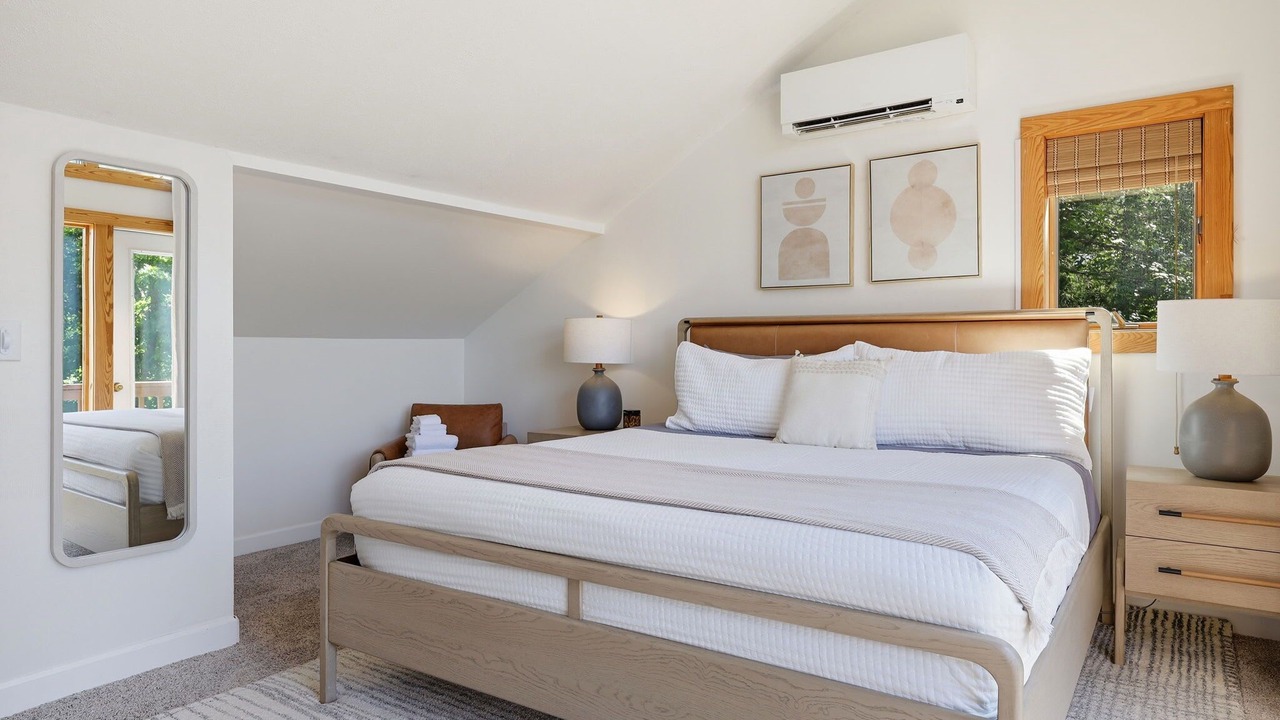 Photo of Others in Alexander