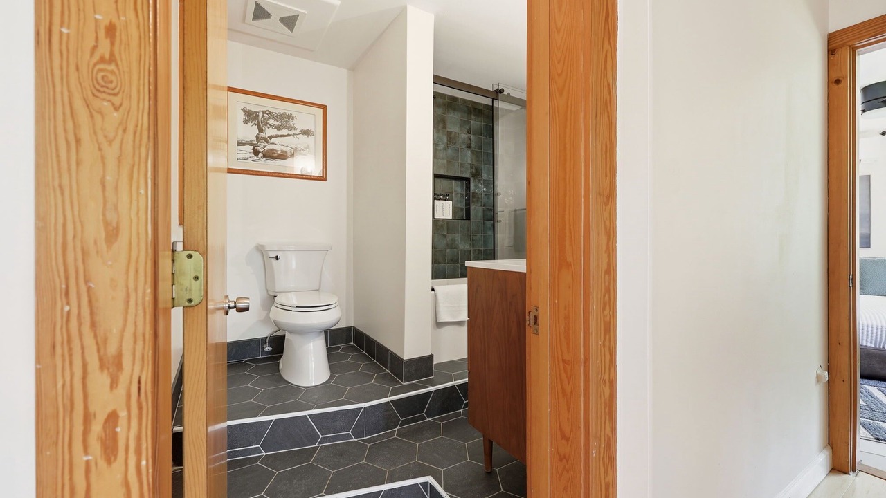 Photo of Bathroom in Alexander