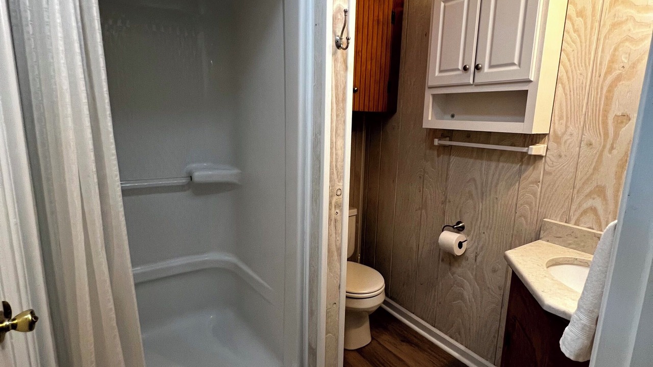Photo of Bathroom in Harkers Island