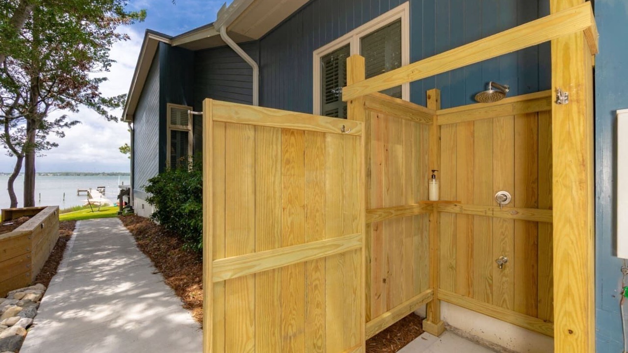 Photo of Outdoor in Pine Knoll Shores