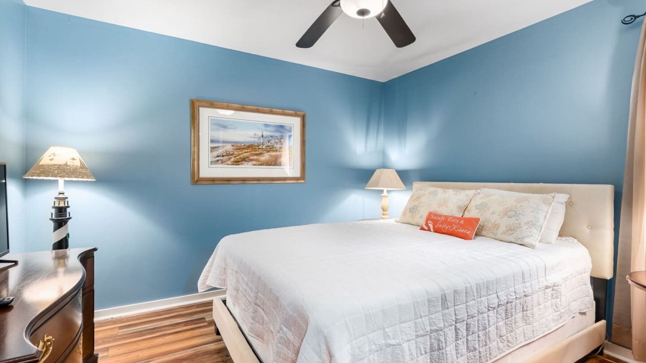 Photo of Bedroom in Pine Knoll Shores