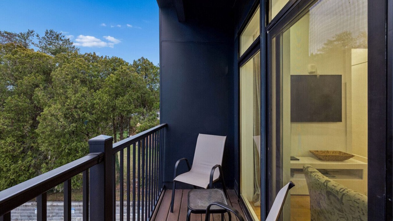 Photo of Patio Balcony in Inglewood