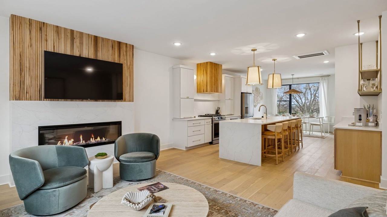 Photo of Livingroom in Hurwood Heights