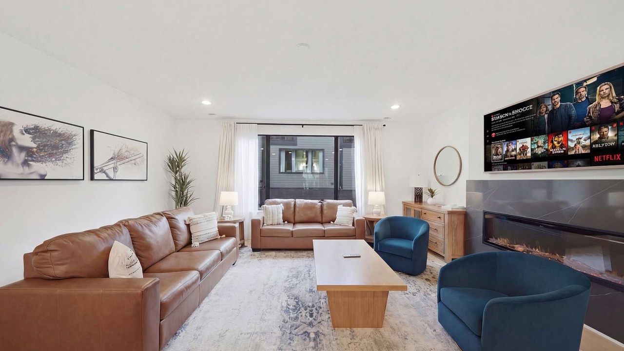 Photo of Livingroom in Hurwood Heights