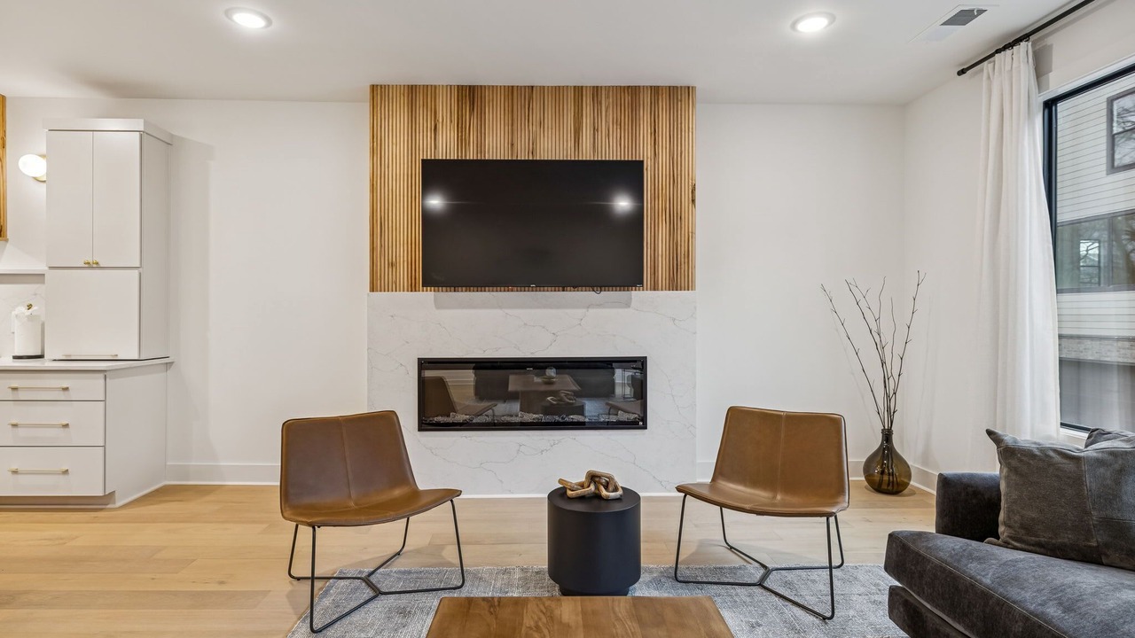 Photo of Livingroom in Hurwood Heights