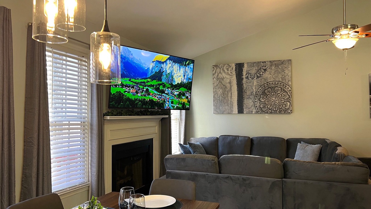 Photo of Livingroom in Northwest Raleigh